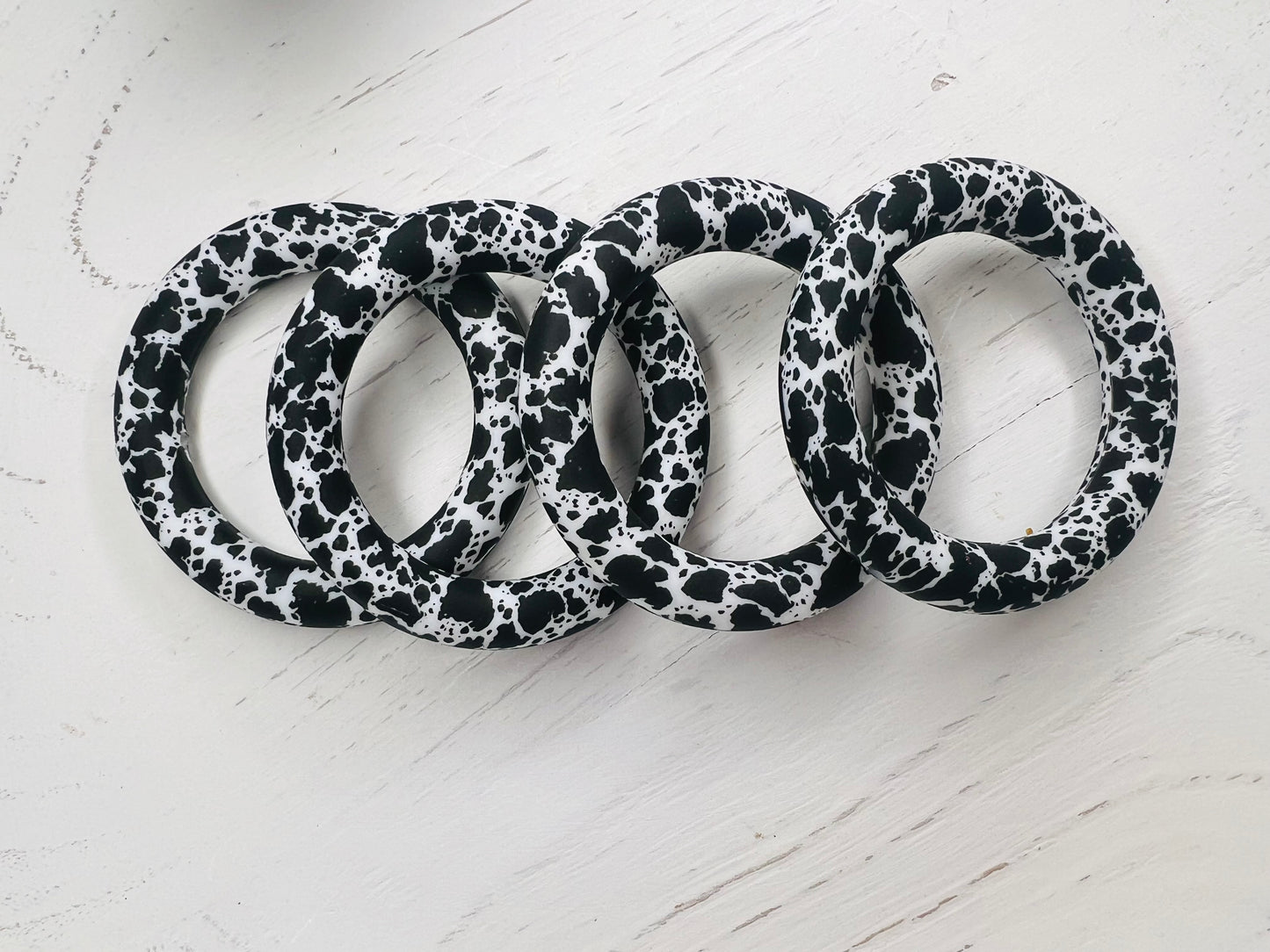 65mm white and black cowhide Ring