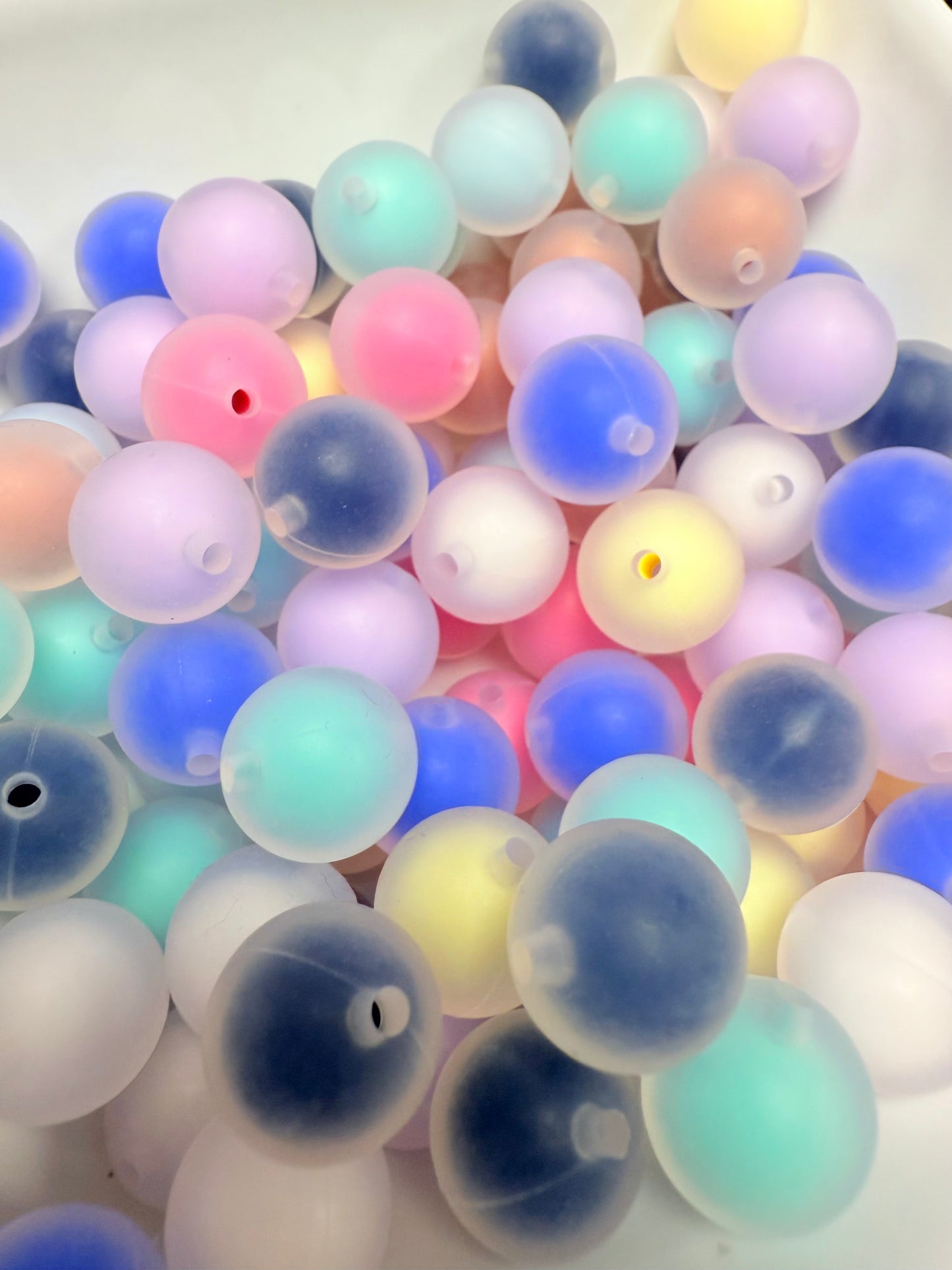 15mm Frosted Silicone beads (9 colors)