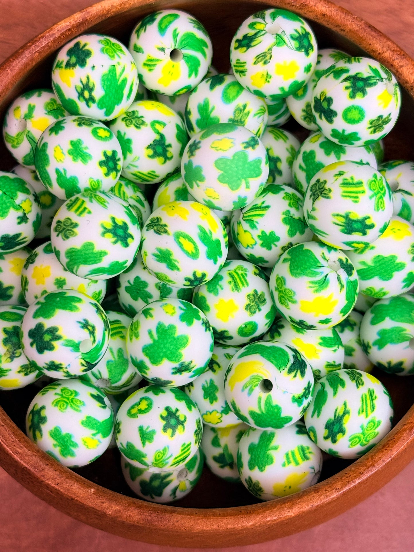 15mm 4 leaf clover printed beads (pack of 5)