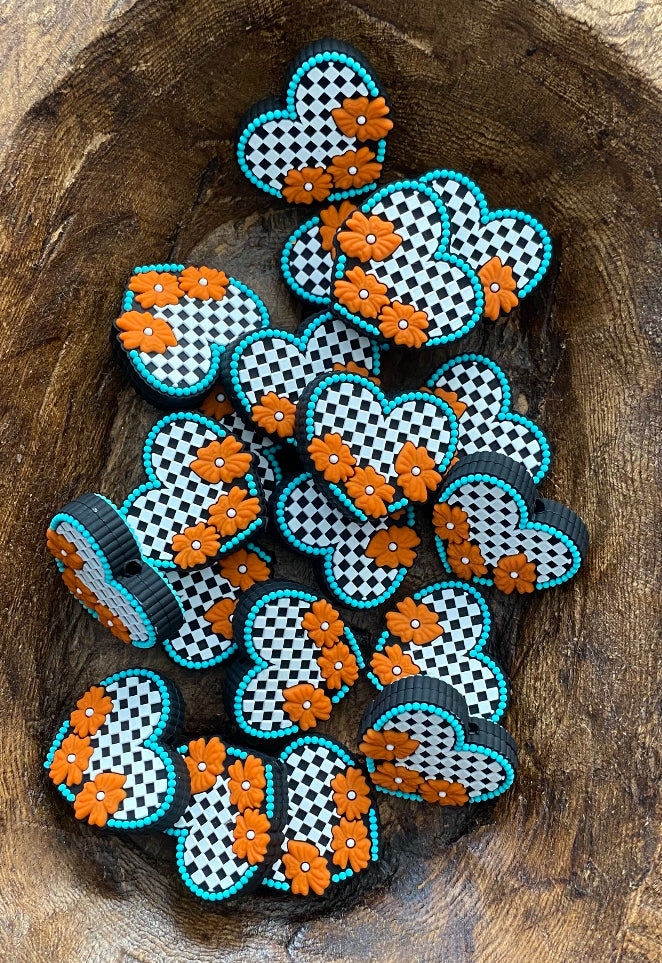 Checkered heart with flowers EXCLUSIVE