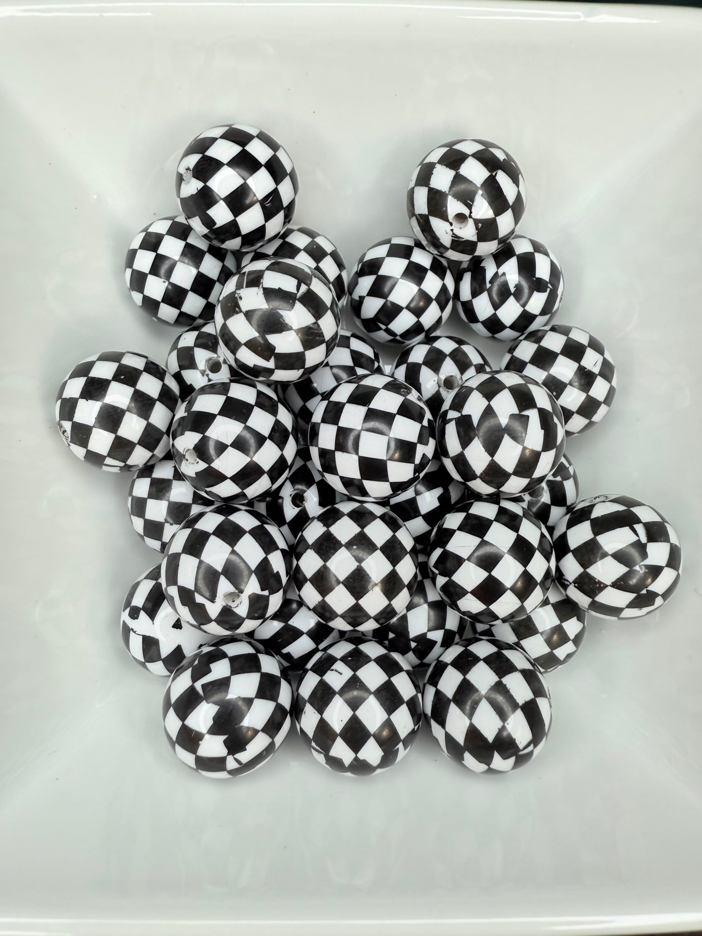 20mm Black and white checkered acrylic beads