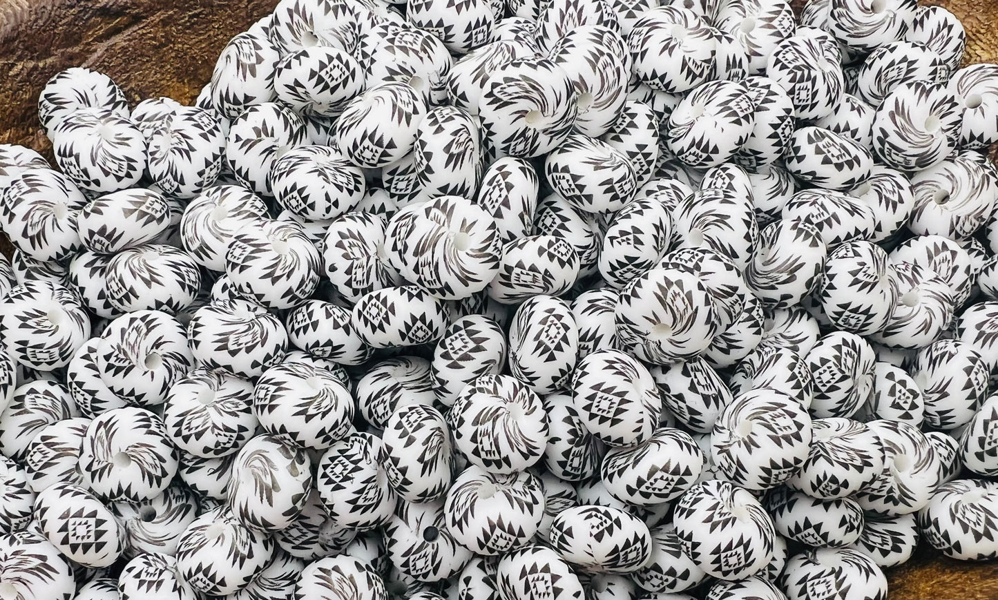 14mm Abacus white and black Aztec EXCLUSIVE (pack of 5)