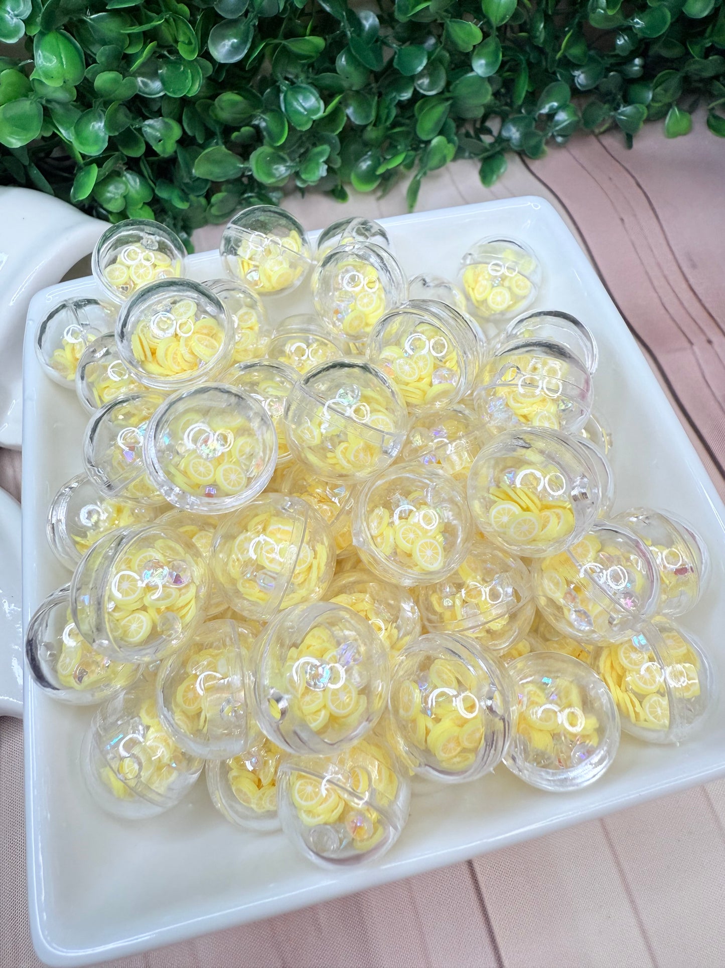 16mm Lemon shaker acrylic beads