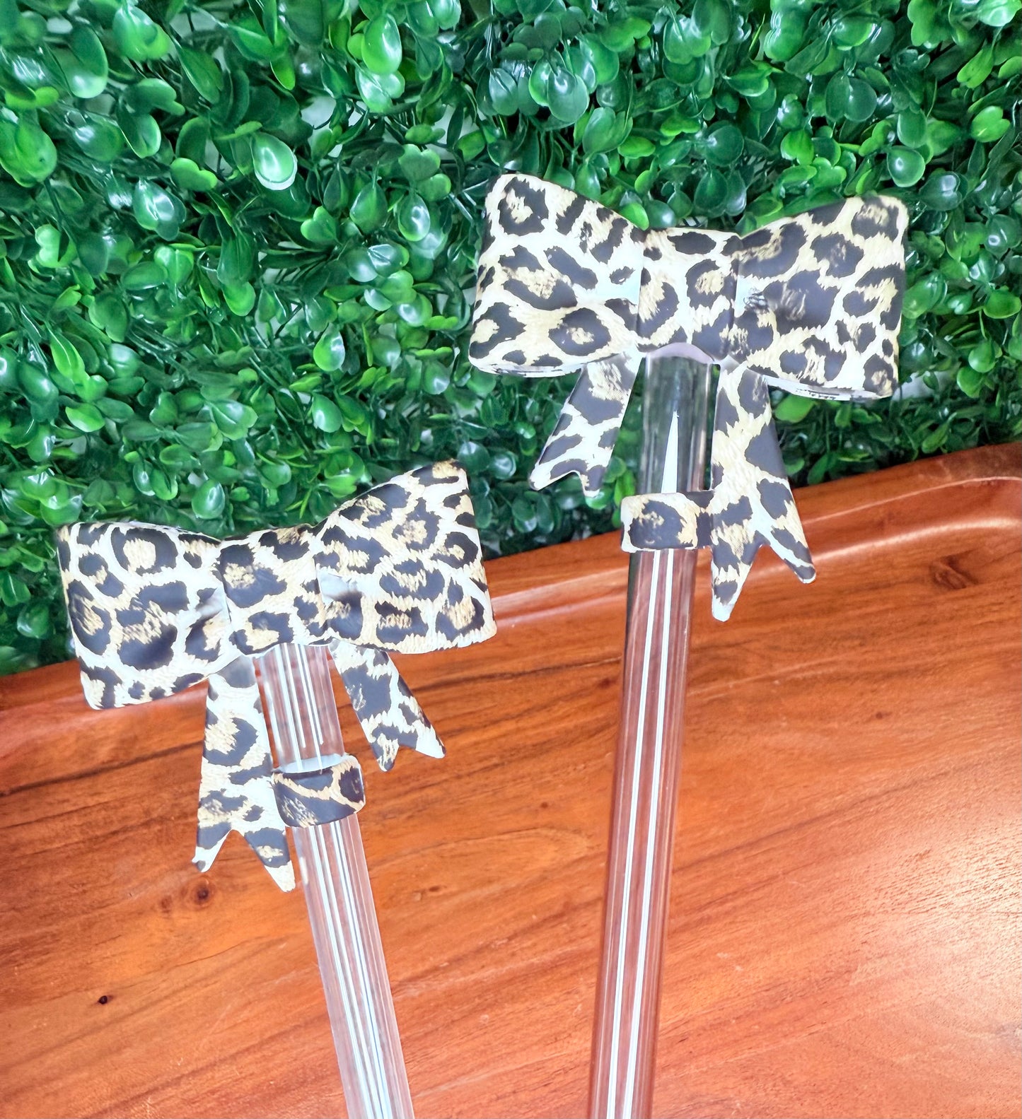 Cheetah Strawtopper Bow