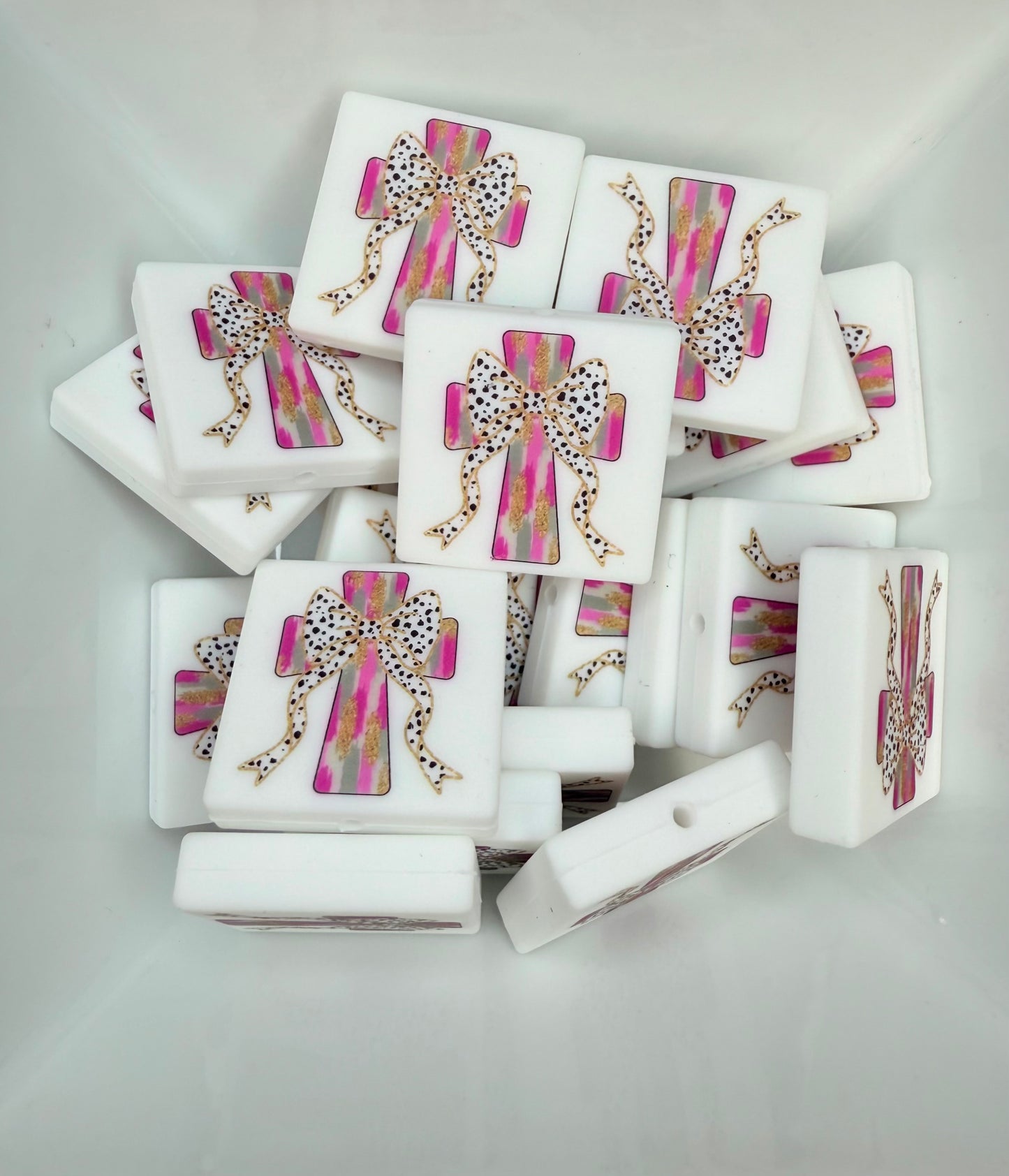 Brush stroke cross with bow EXCLUSIVE / collab
