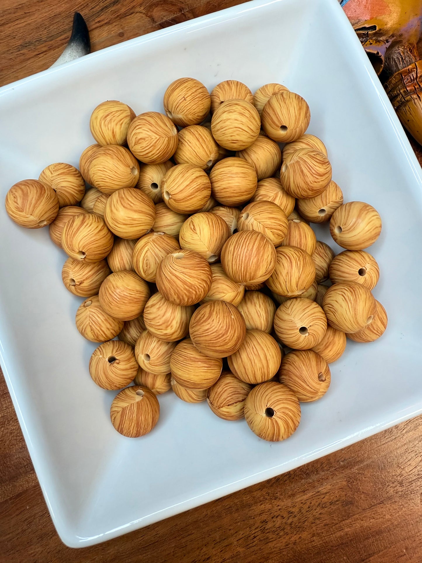 15mm Medium brown wood grain SILICONE bead (pack of 5)