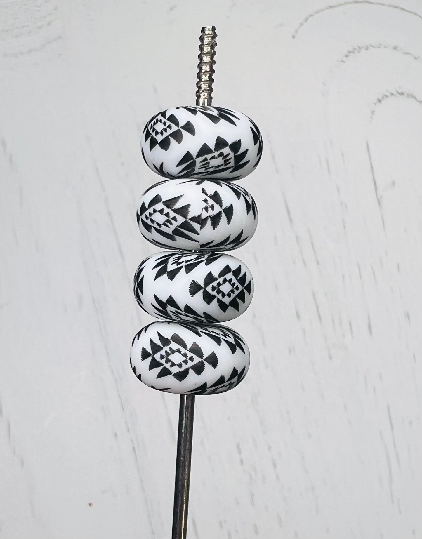 14mm Abacus white and black Aztec EXCLUSIVE (pack of 5)