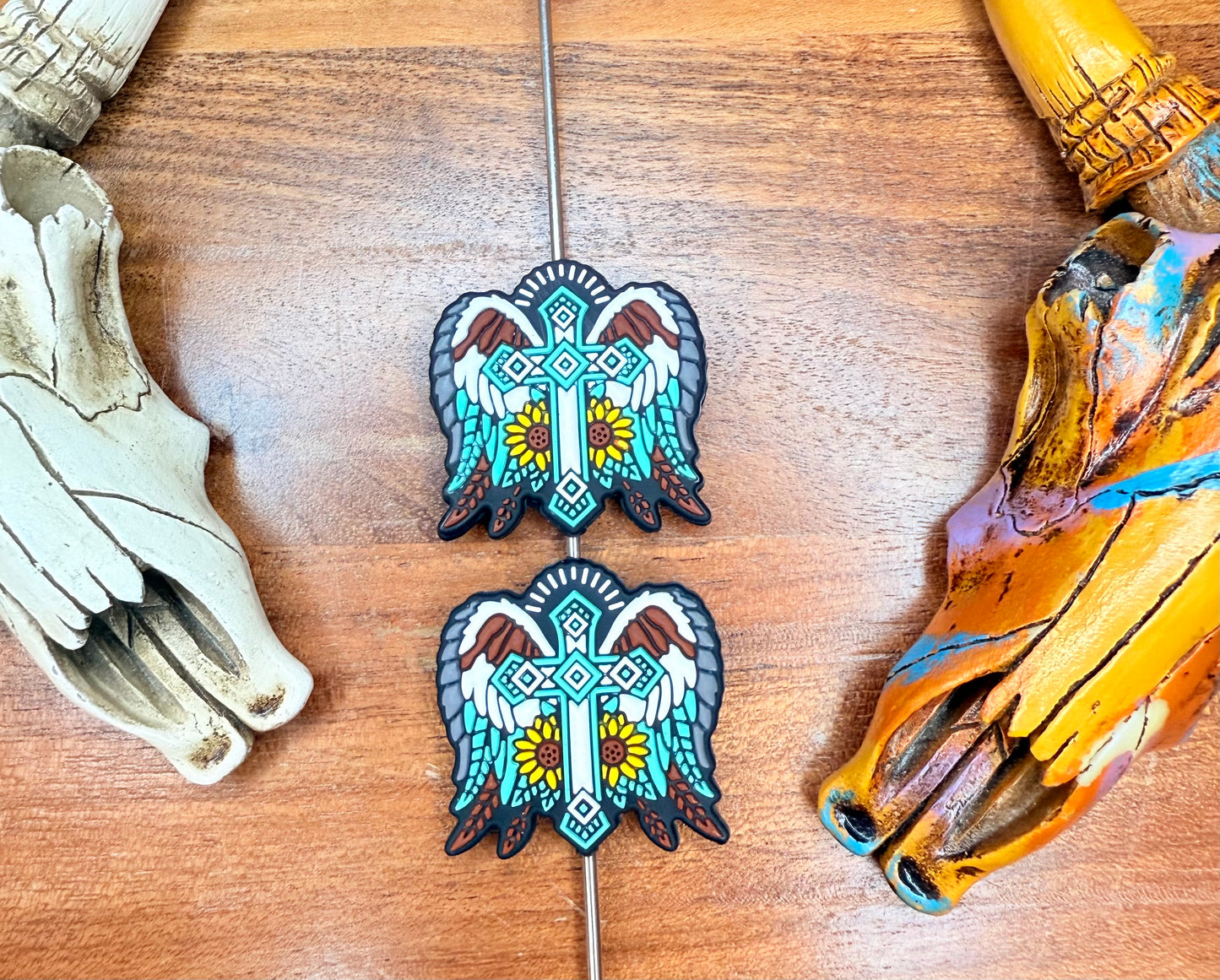 Western cross with wings Focal