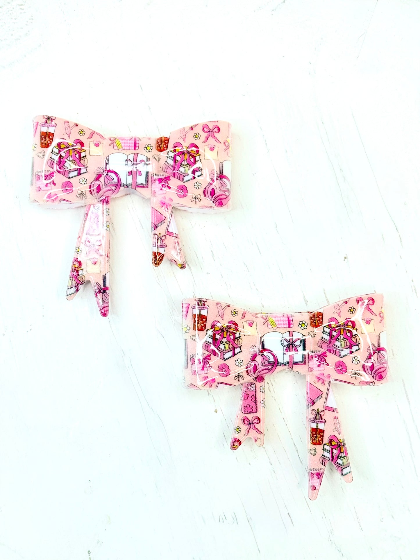 Liquid bow • Books & Bow Focal