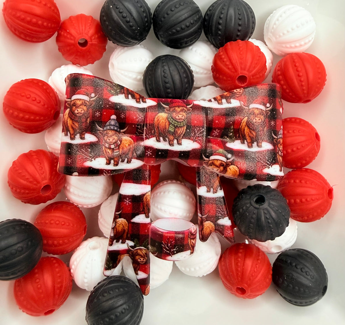 Highland and red buffalo strawtopper bow