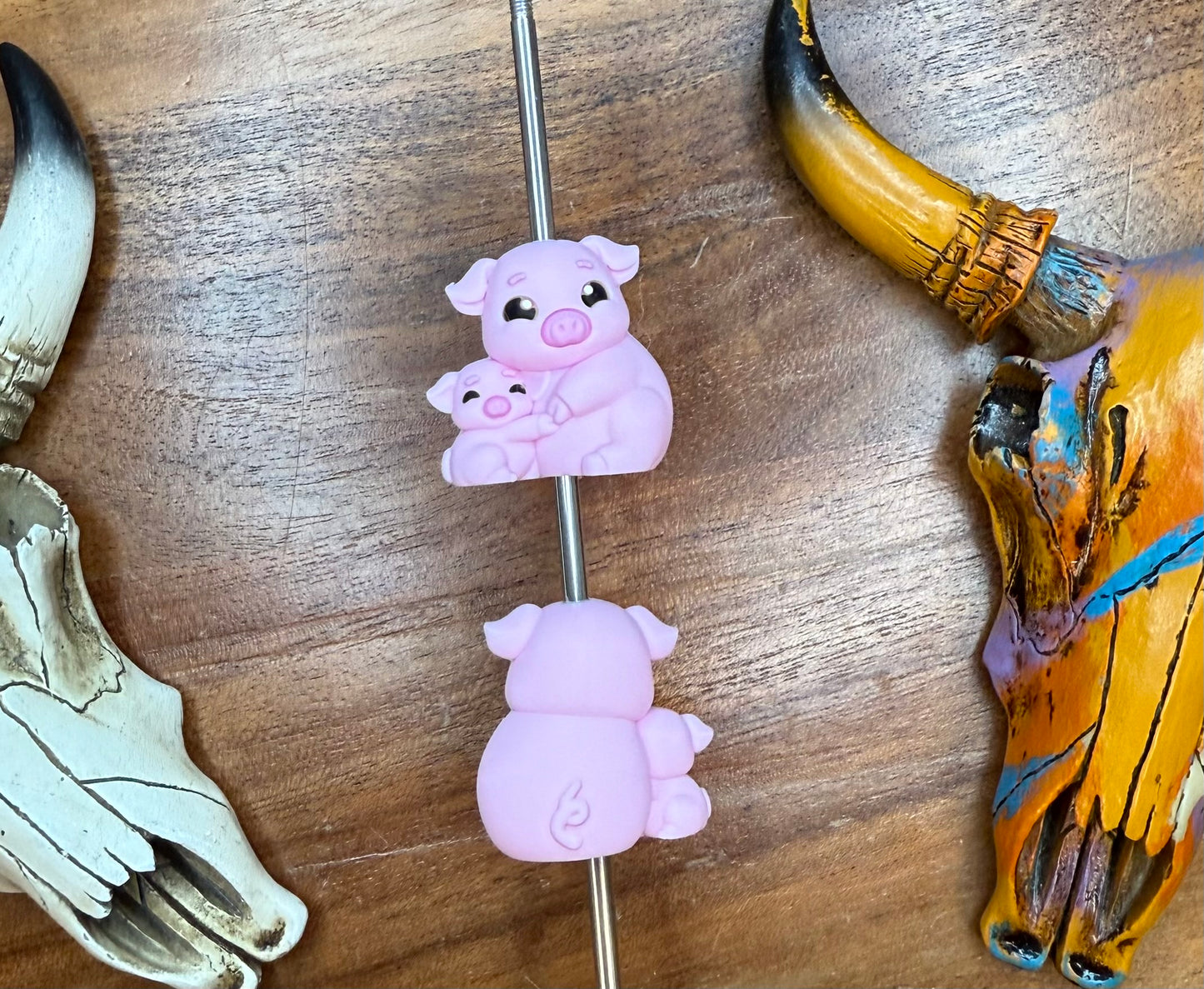 3d Pig mama and baby focal