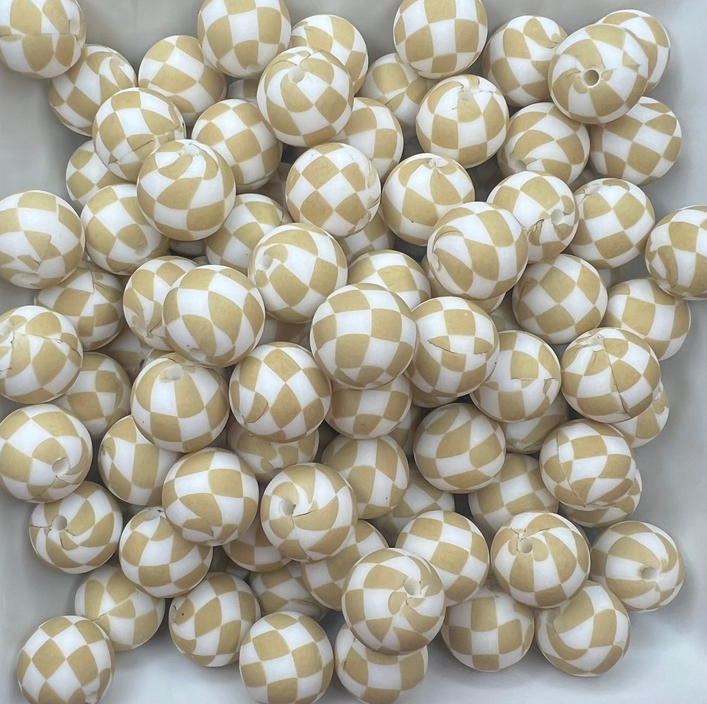 15mm Tan & white checkered beads (pack of 5)