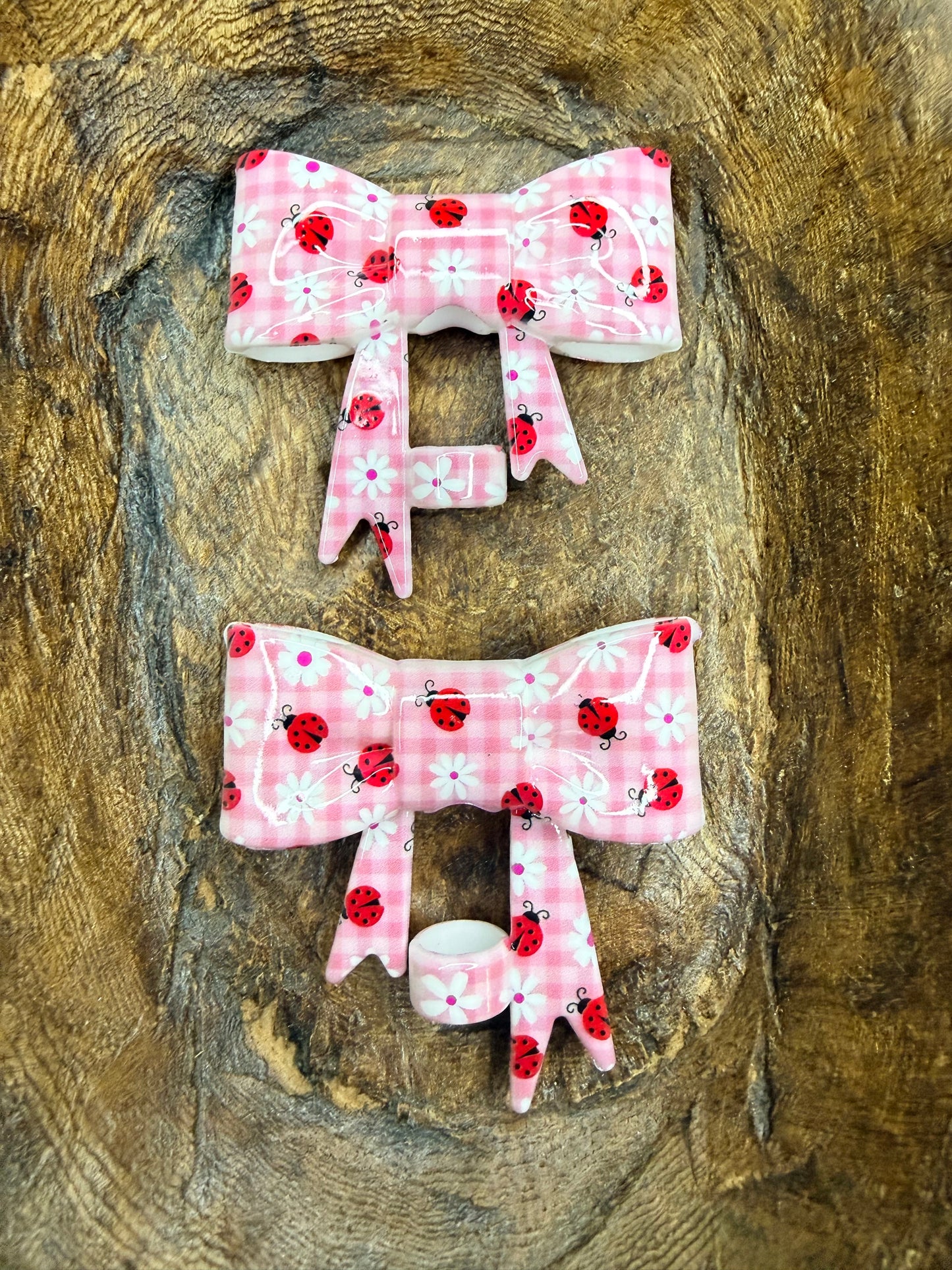 Liquid Ladybugs and daisies strawtopper bow