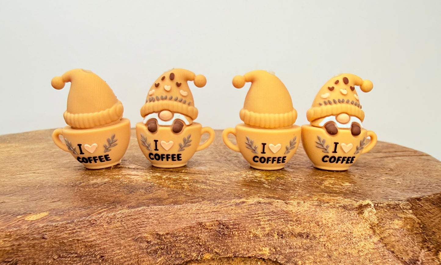 Gnome in a coffee cup Focal