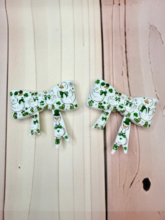 Liquid St. Pattys day goose Bow Focal
