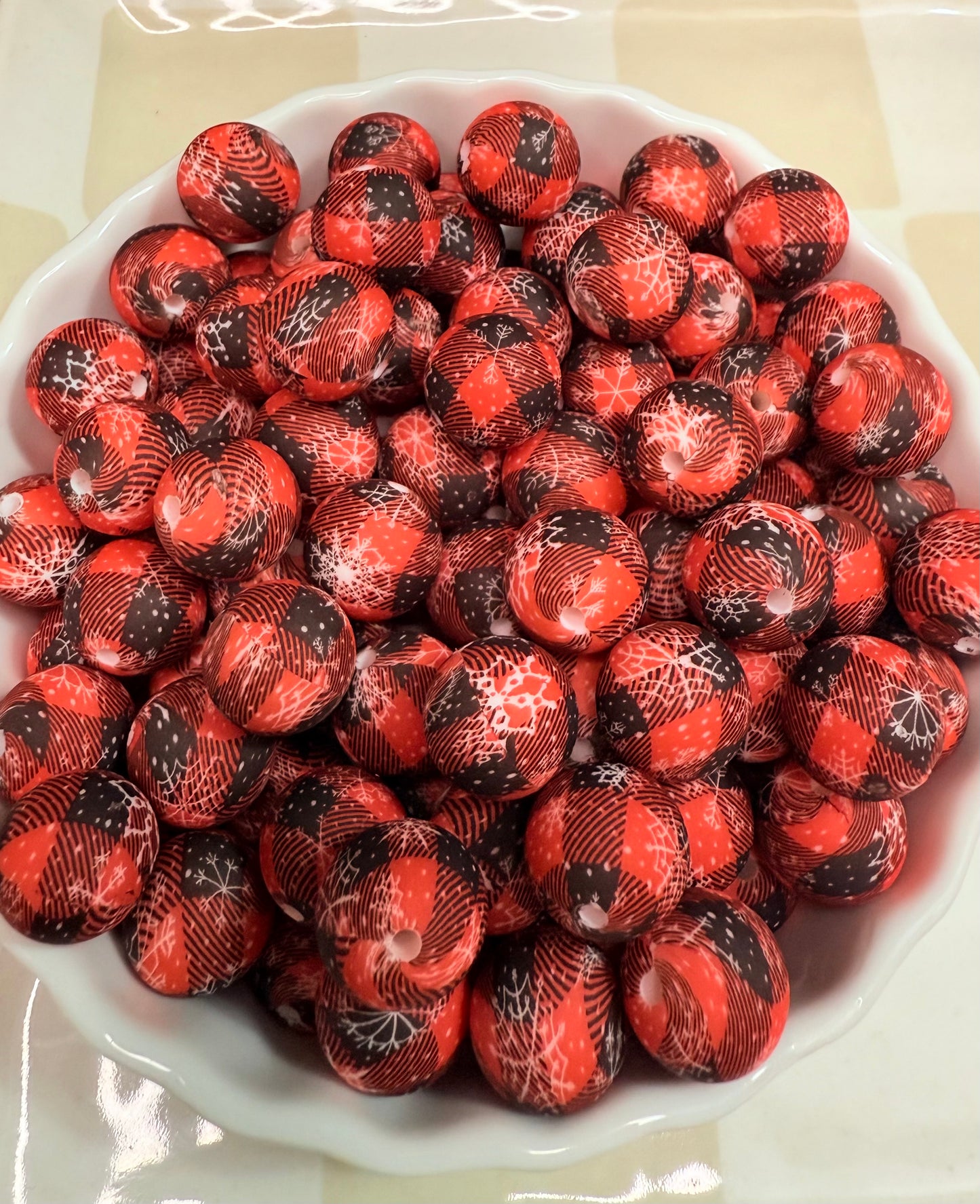 15mm Plaid snowflake printed beads (pack of 5)