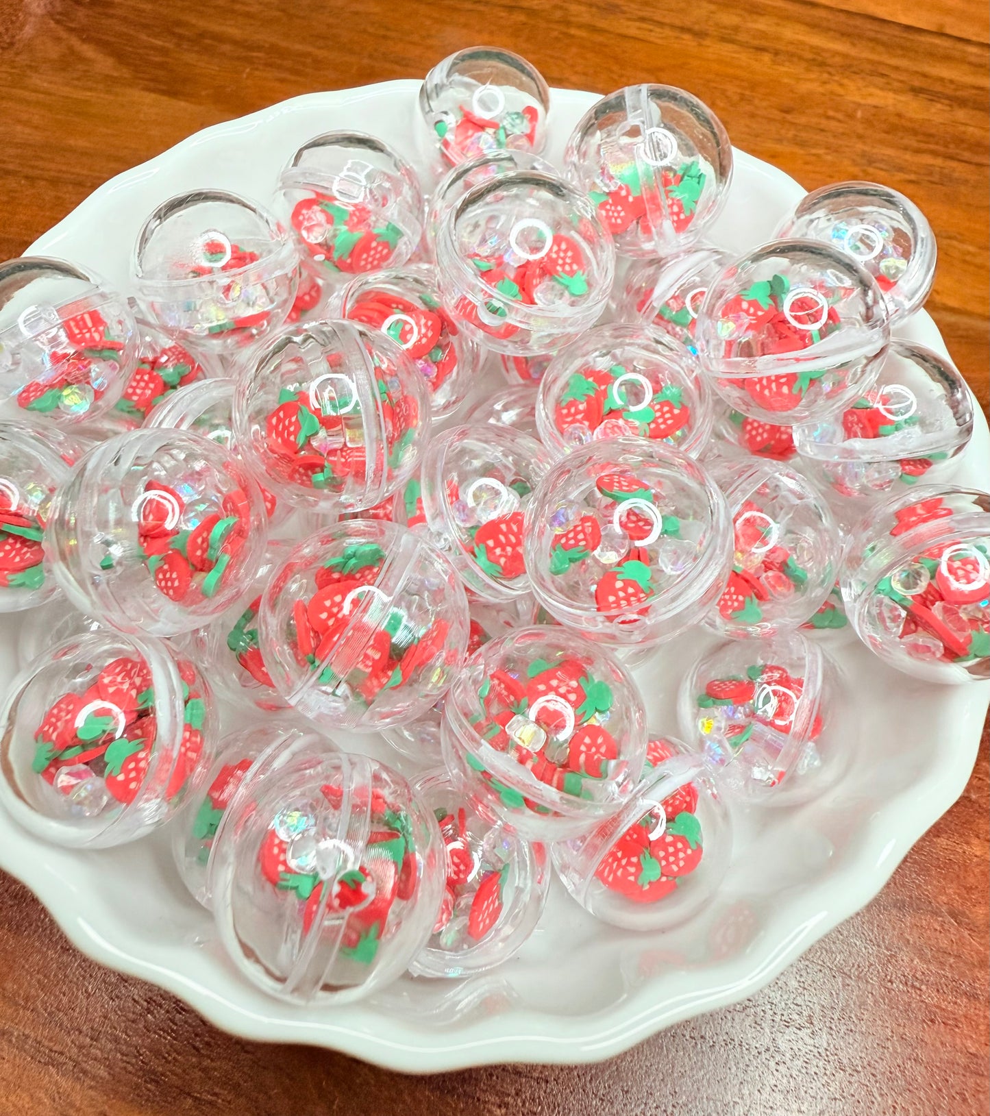 16mm Strawberry shaker acrylic Beads