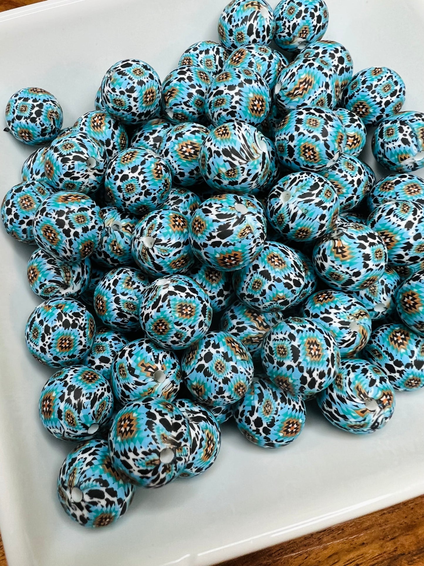 15mm Blue Aztec cow printed beads (pack of 5)