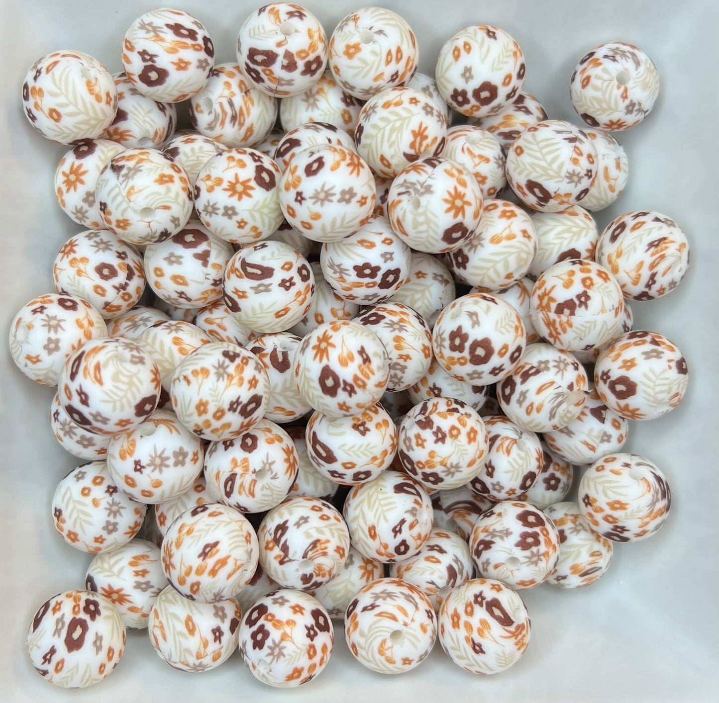 15mm White Fallin in love printed beads (pack of 5)