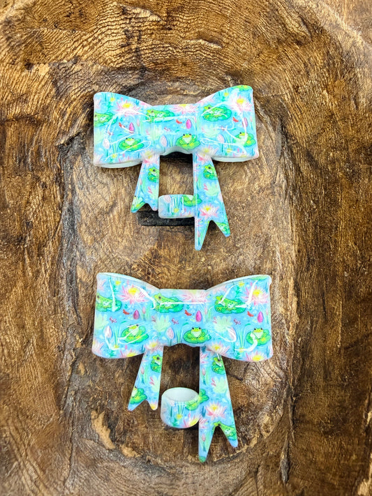 Liquid Lily pads and frogs strawtopper bows