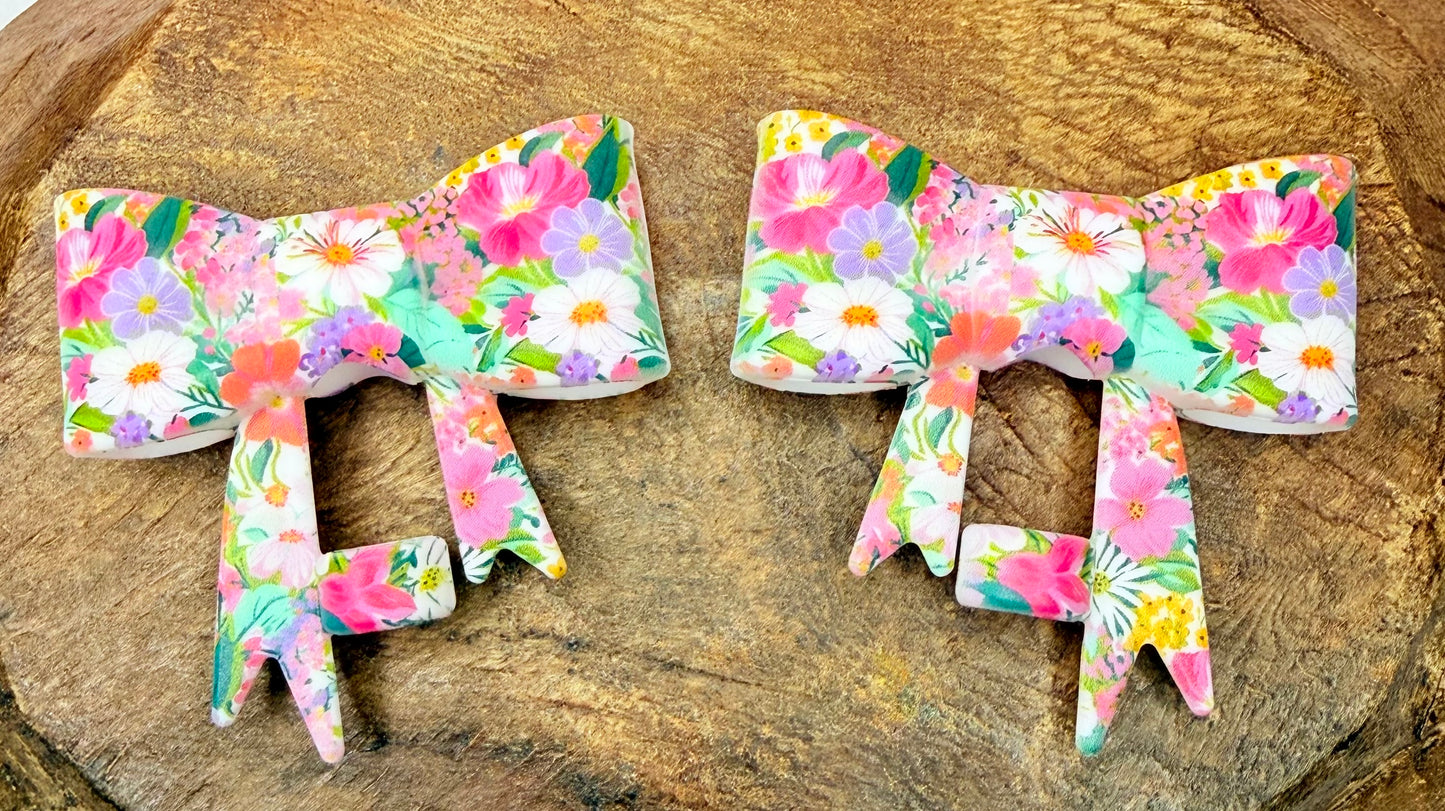 Hawaiian floral strawtopper bow