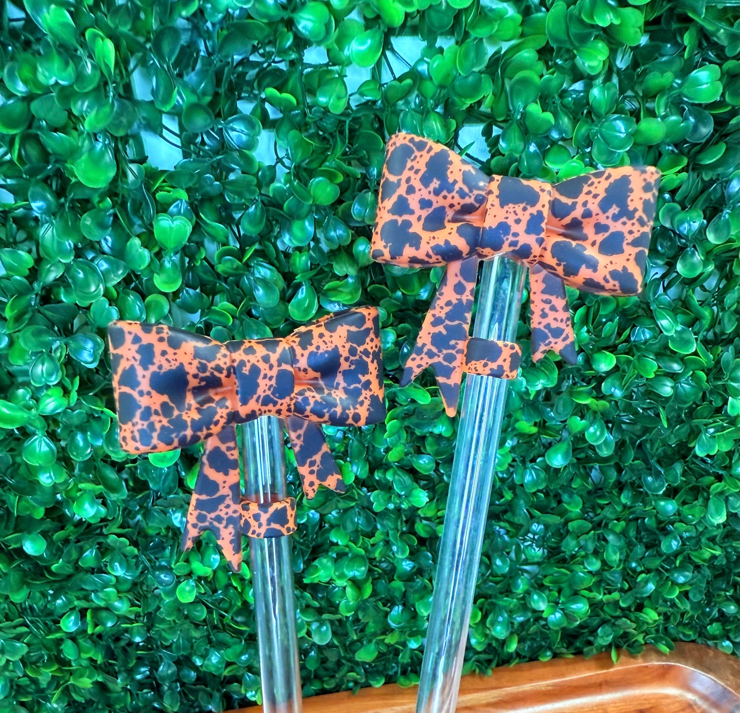 Rust cowhide Strawtopper bow EXCLUSIVE