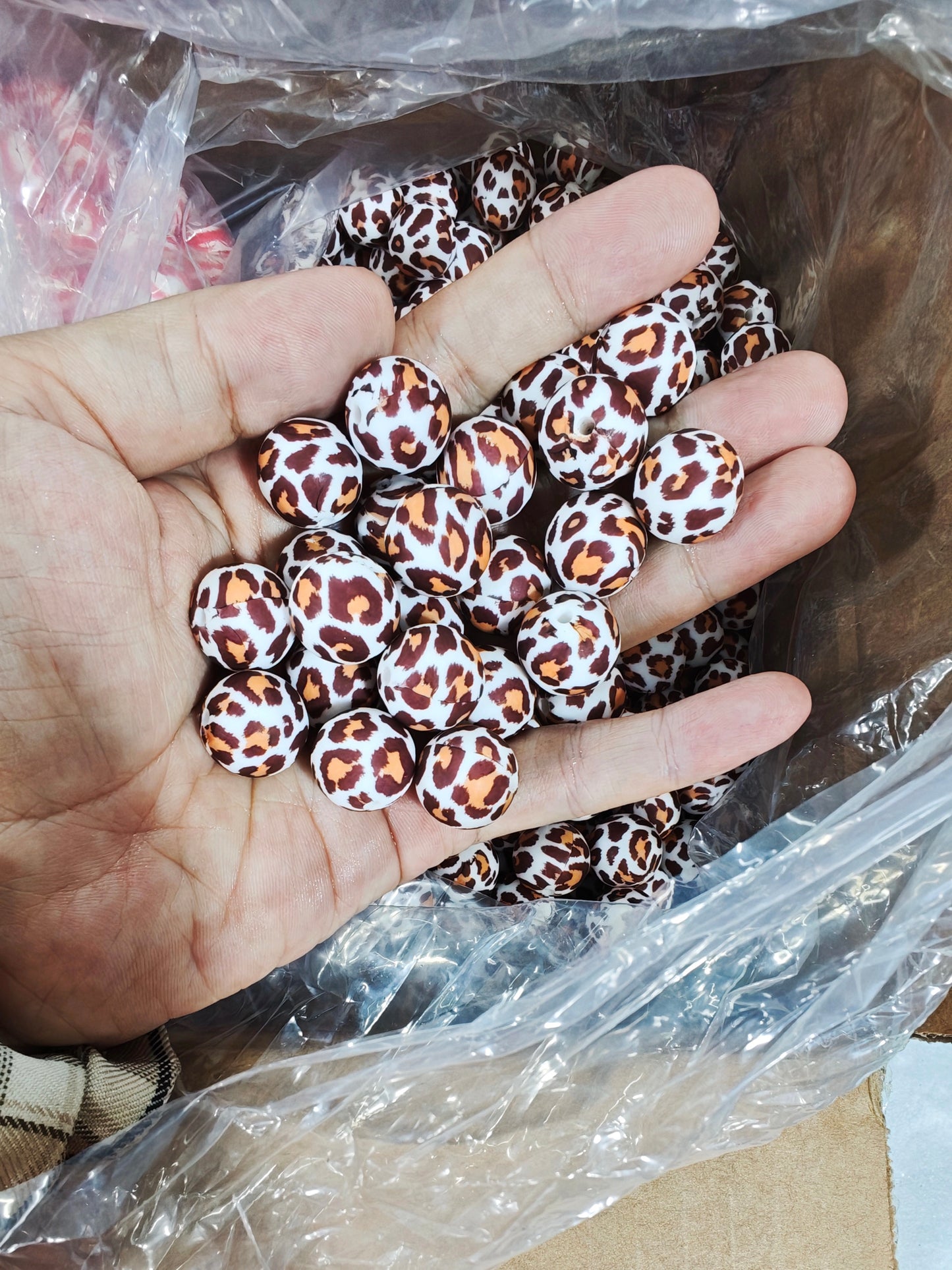 15mm Cheetah printed beads (pack of 5) •Matches the bandana bow