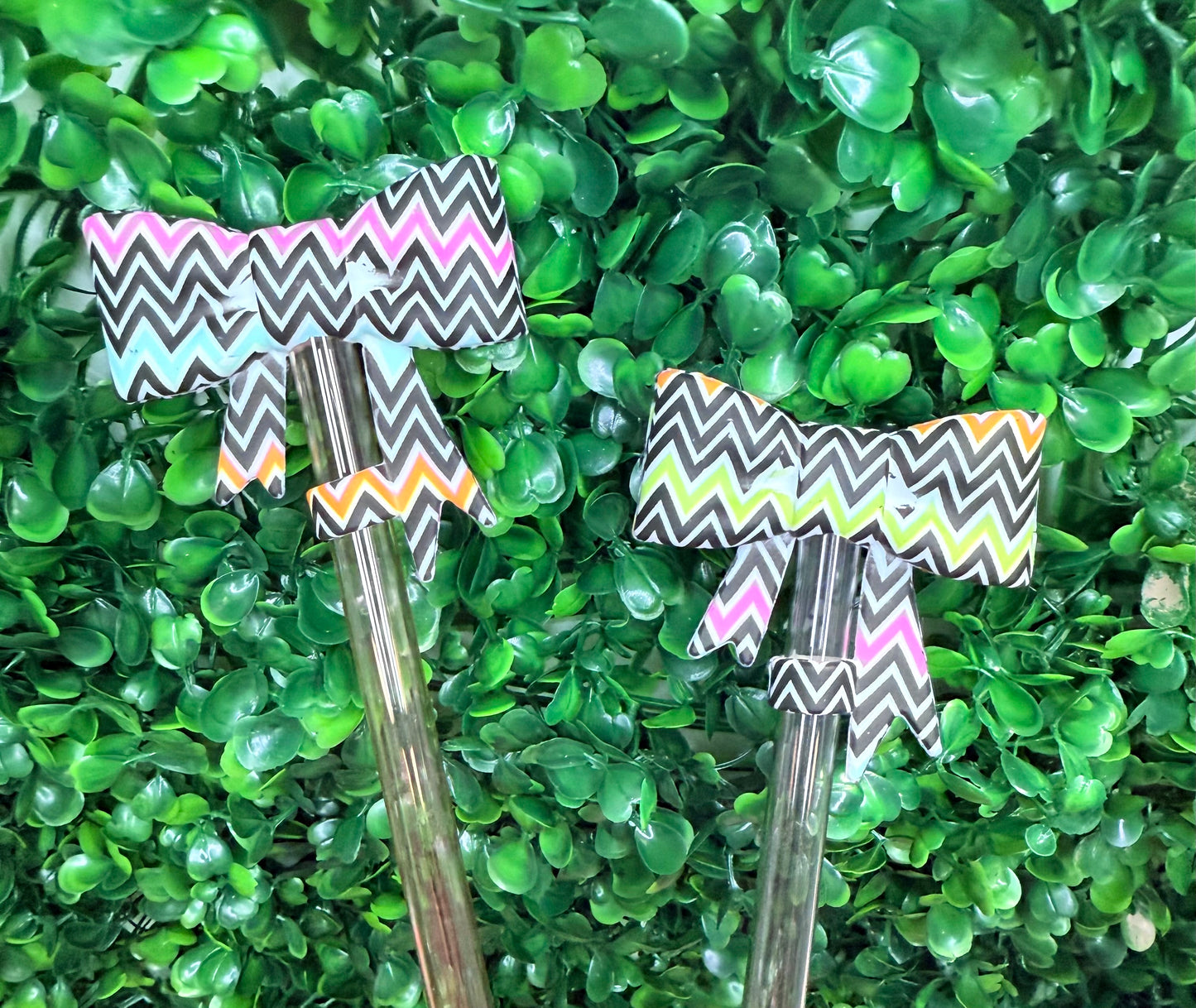 Electric Chevron Strawtopper bows