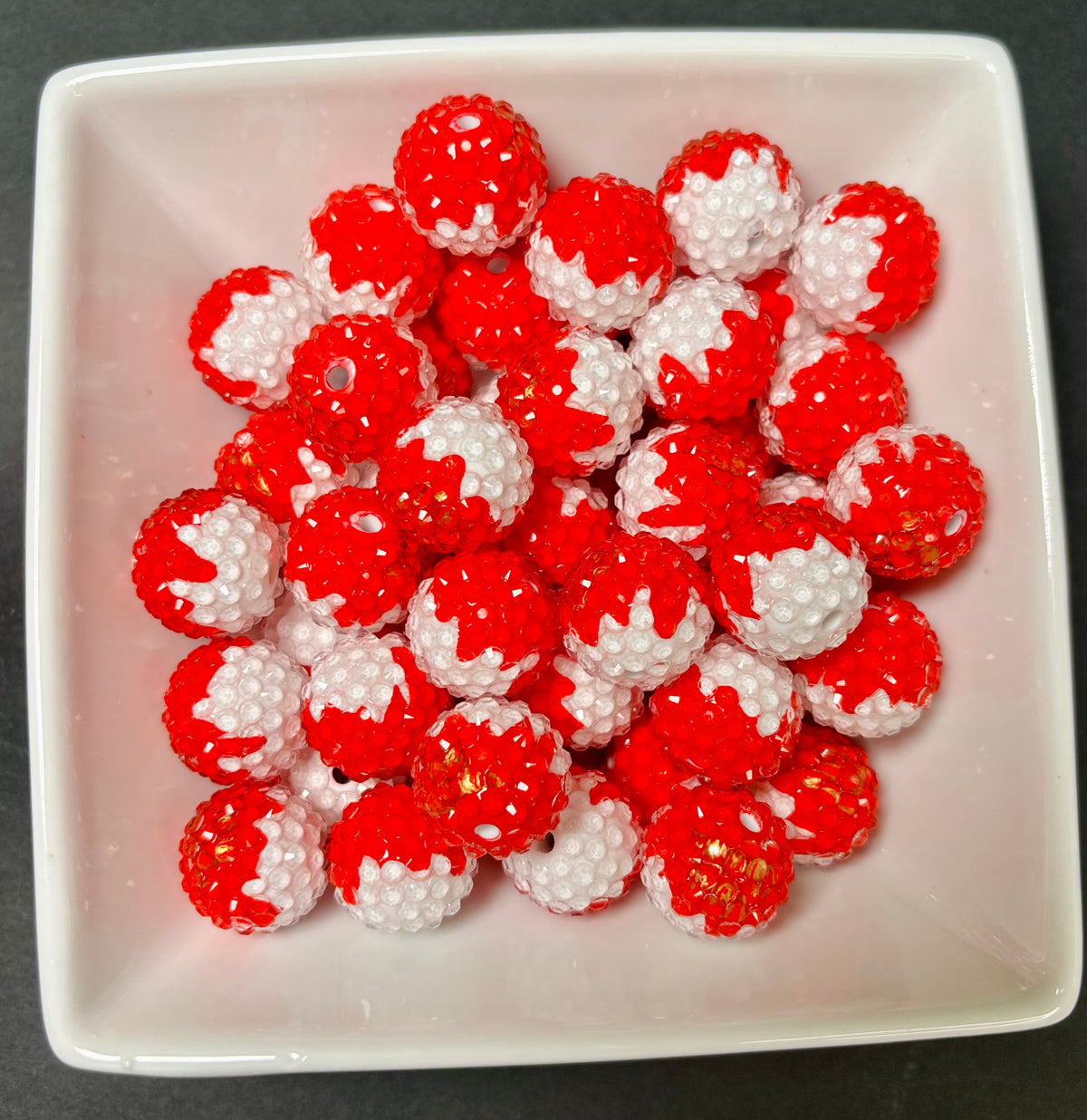 20mm Christmas frosted drip acrylic beads (2 colors)