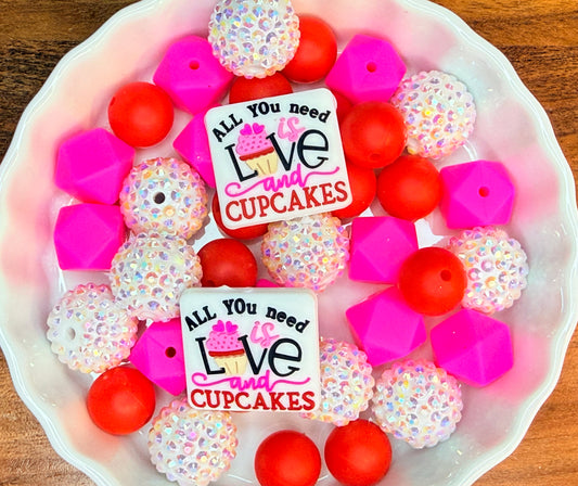 All you need is love and cupcake Focal