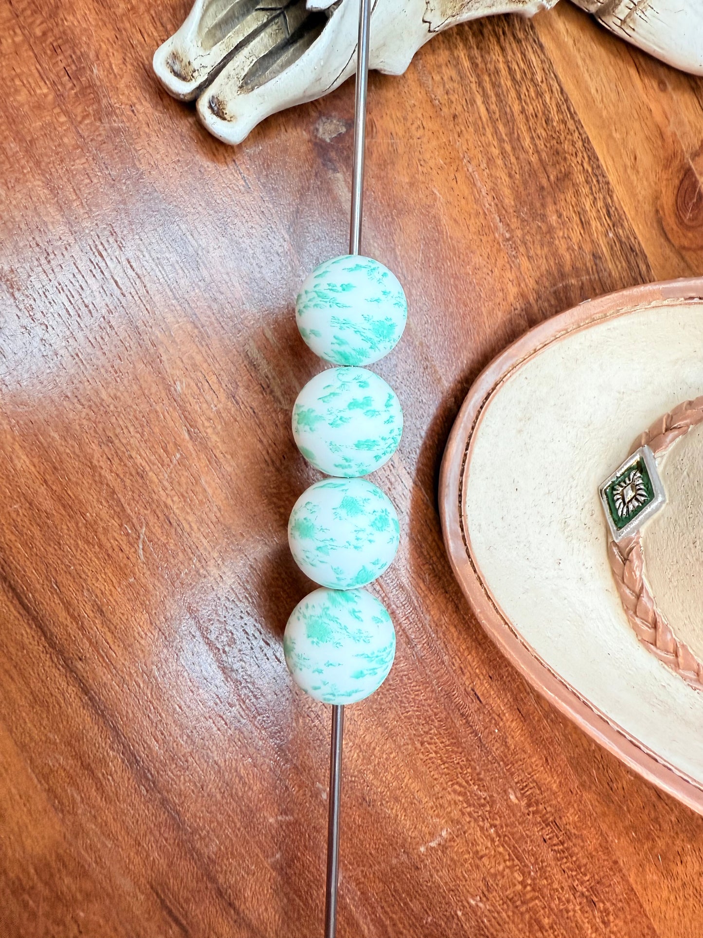 15mm Light turquoise floral printed beads EXCLUSIVE (pack of 5)