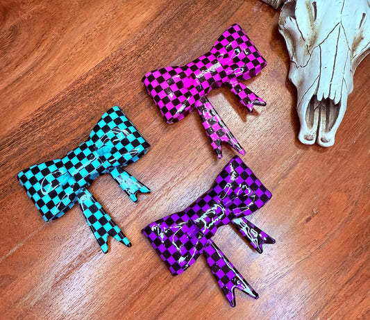 Liquid Checkered bow Focal