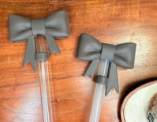 Dark brown strawtopper bows